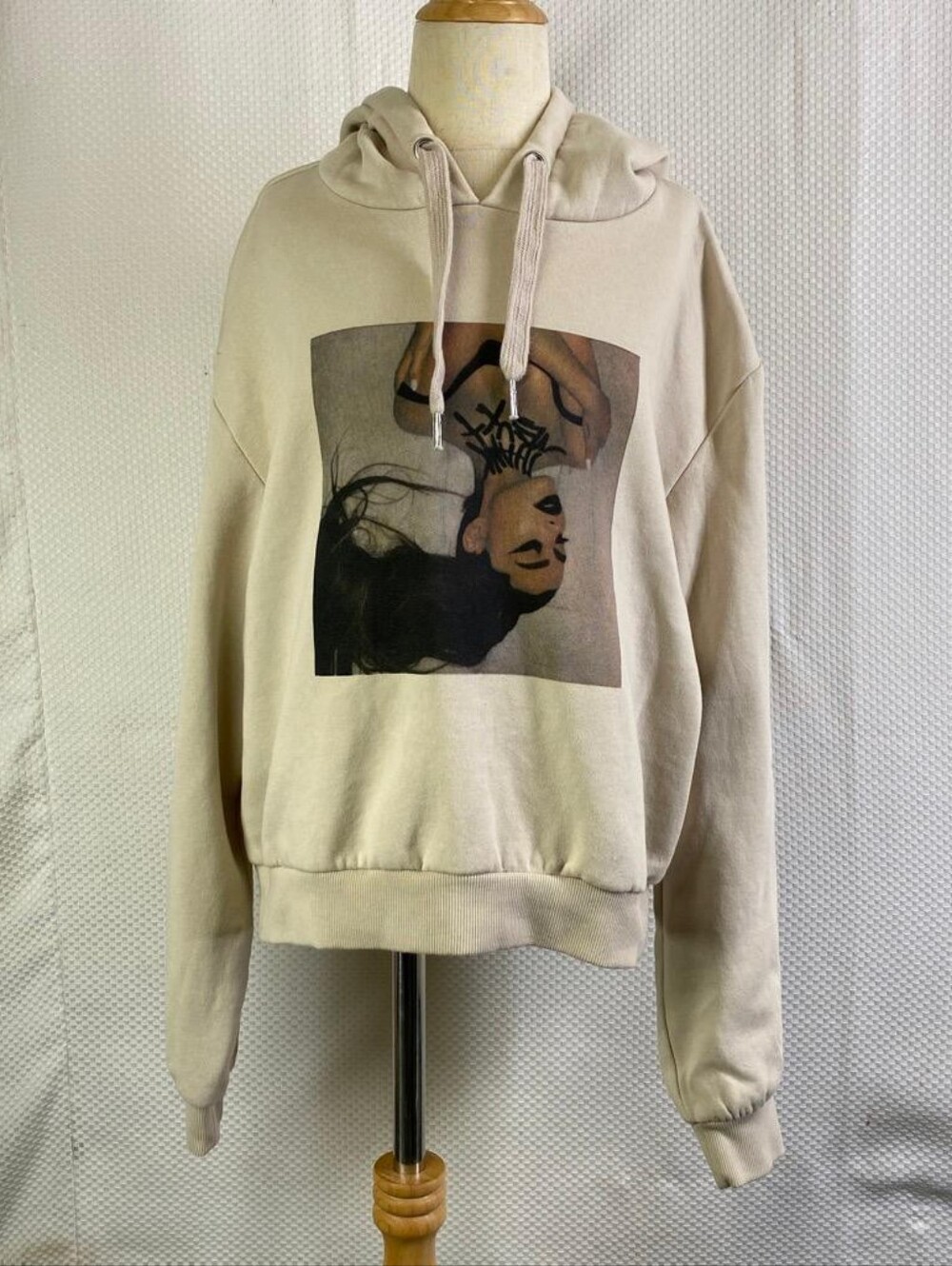 H&M Beige Crewneck Hoodie with Graphic Print Size S